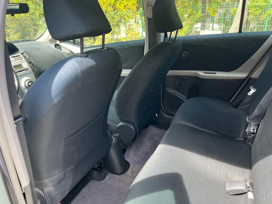 Toyota Yaris – 150 000 km – Muito bom estado