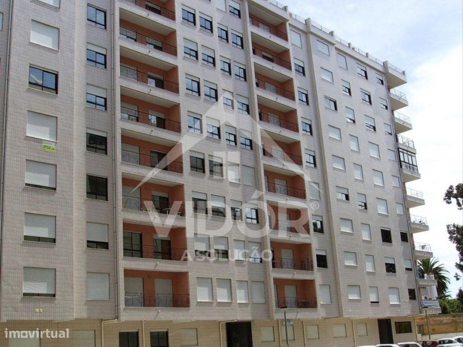 Escritório nas Abadias - Possibilidade de Converter em Habitação