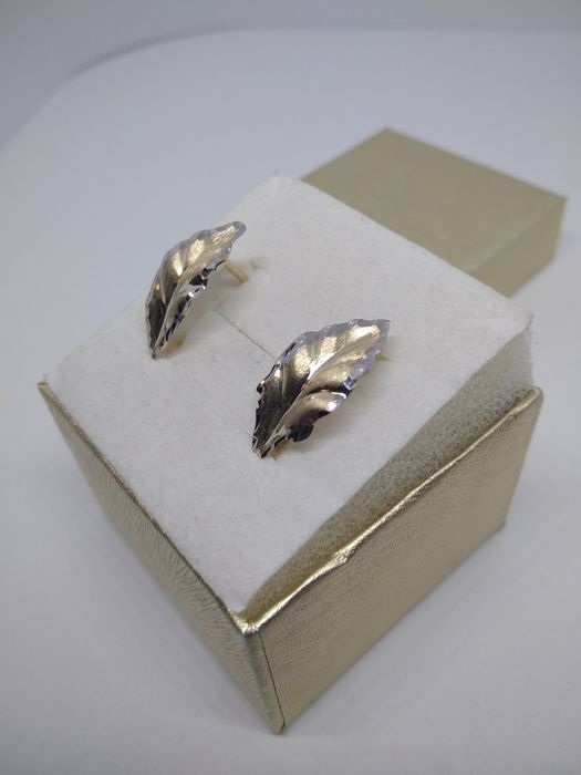 Złote kolczyki listki z białym złotem 585   570
