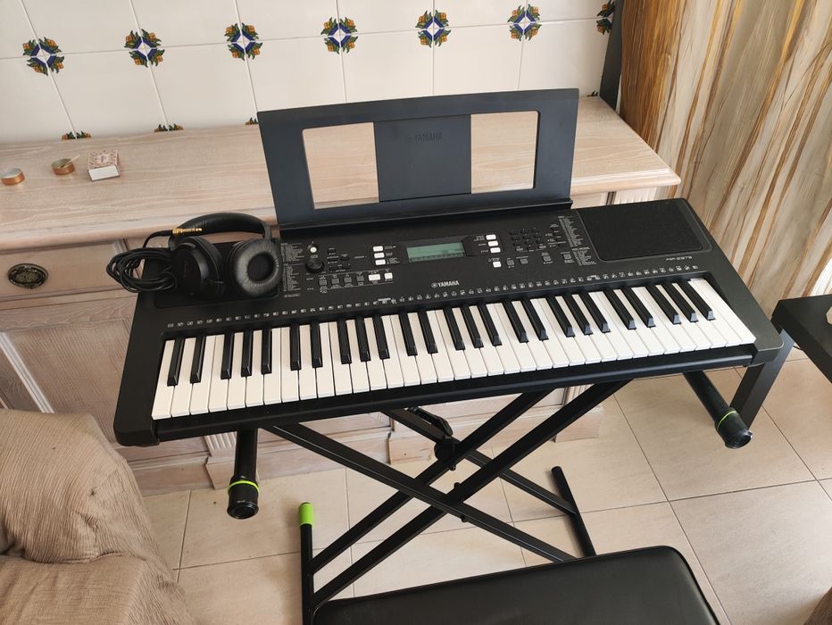 Teclado yamaha SR-E373 como novo