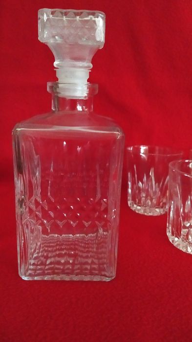 Conjunto garrafa e copos