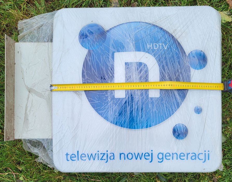 Kaseton podświetlany. Możliwość zmiany reklamy.