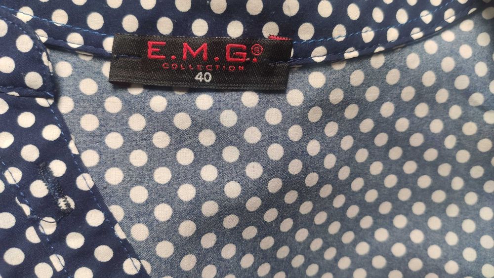 Bluzka bez rękawów w groszki
M / 38