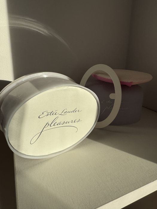 Puder do ciala Pleasures Estee Lauder