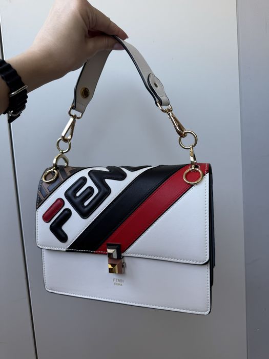 Сумочка бренду Fendi