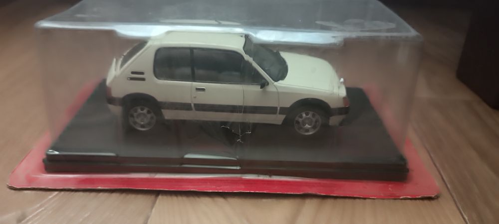 Коллекционная машинка