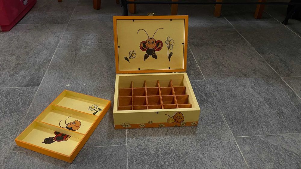 Quadros e caixa - 30€435433338841999362