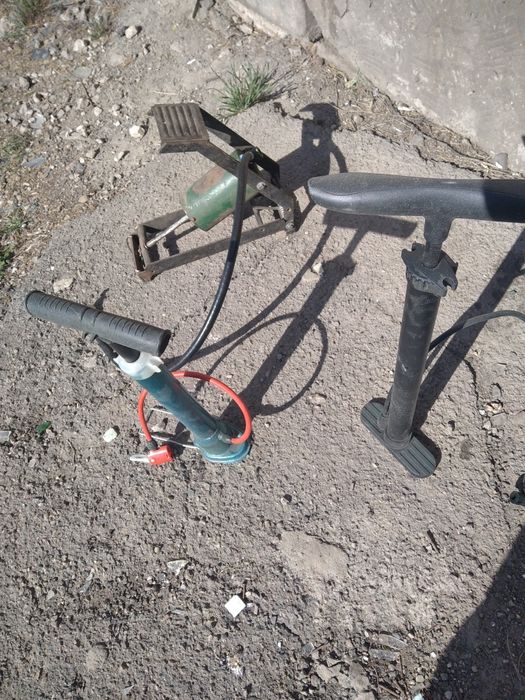 Продам насосы ручные и ножные для велосипеда или мопеда и мотоцикла