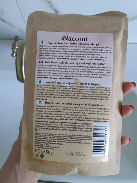 Puder do kąpieli o zapachu malinowej babeczki Bath powder raspberry