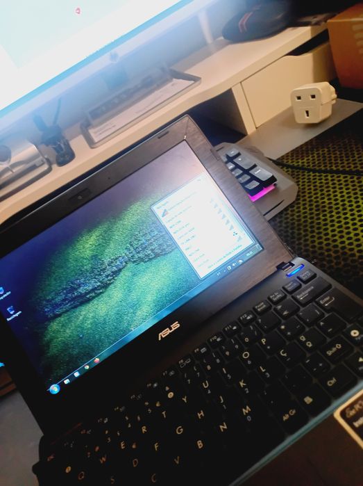 ASUS Laptop €90436767014079713284