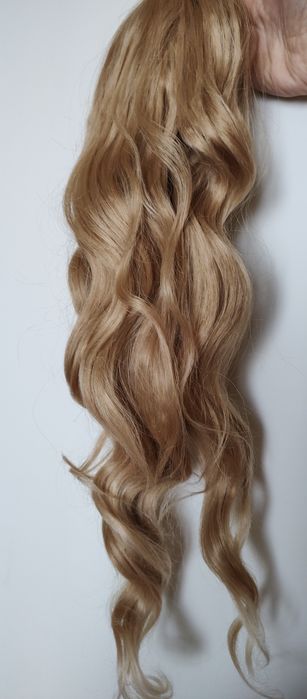 Sztuczne włosy doczepiane peruka długie fale blond 60cm outlet