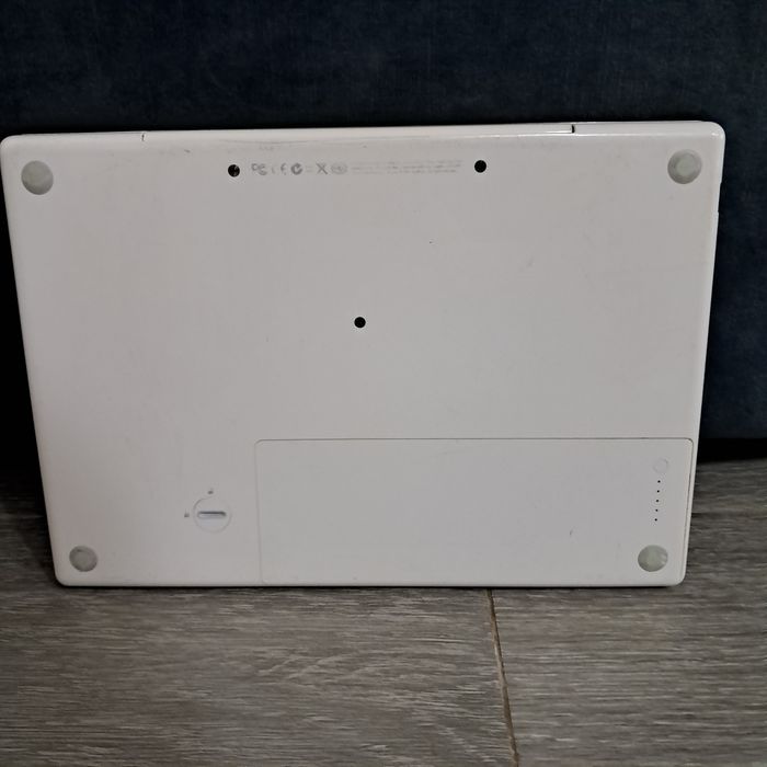 Продам ноутбук MacBook