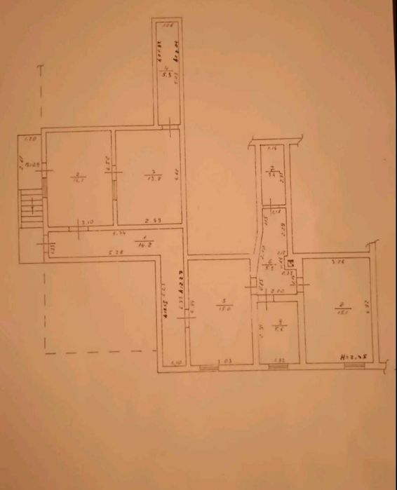 Продаю приміщення в центрі Ворохти біля дороги. 180м2.