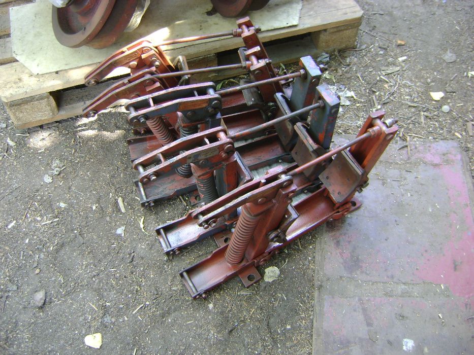 Крановый тормозТКГ200,400 ТКТ200 Колодки кранаГидротолкатели ТЭ50 80