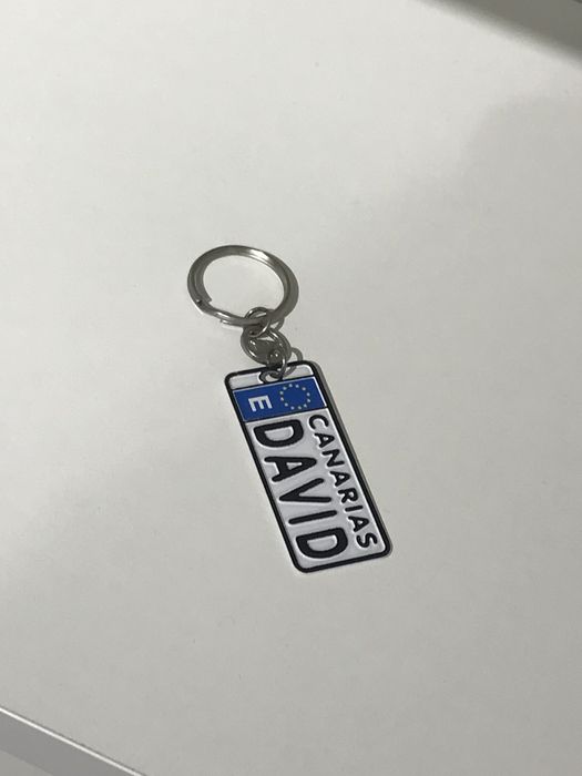 Biała zawieszka rejestracja samochodowa David Canarias