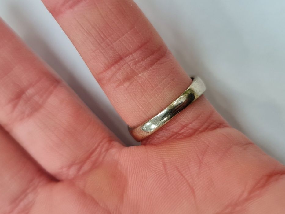 Wyjątkowy złoty pierścionek / obrączka / 585/ Brylanty/ 3.88 gram/ R15