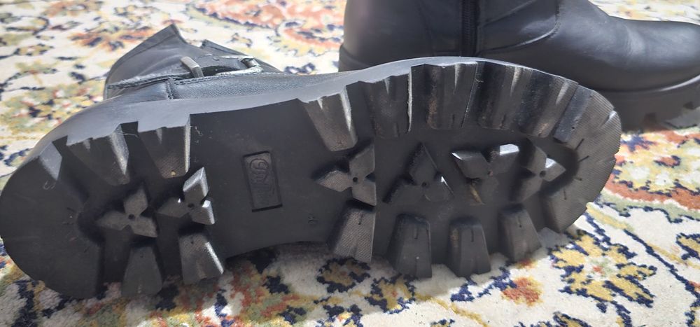 Botas em pele marca buffalo