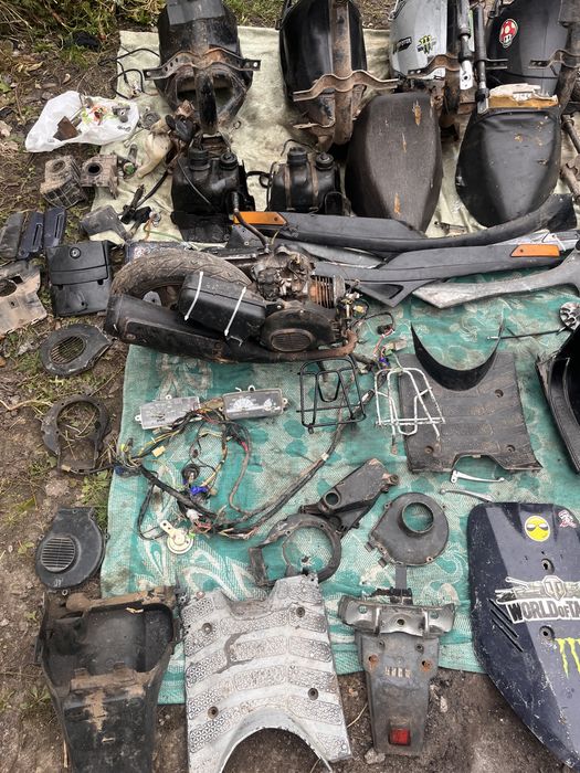 Продам запчастини до скутера сузукі сепія