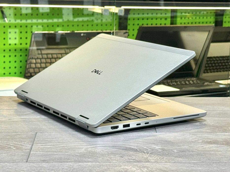 Cтан нового / Ноутбук Dell 2025 року / Intel Ultra 7 / 32 DDR5