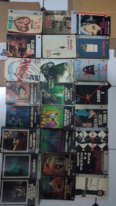 63 Livros Policiais antigos