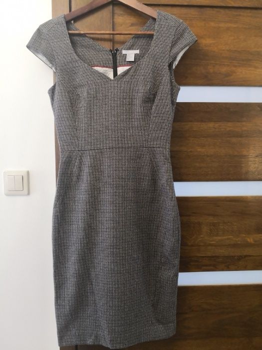 Sukienka w drobną kratkę brązowa beżowa firmy H&M romiar 34 XS