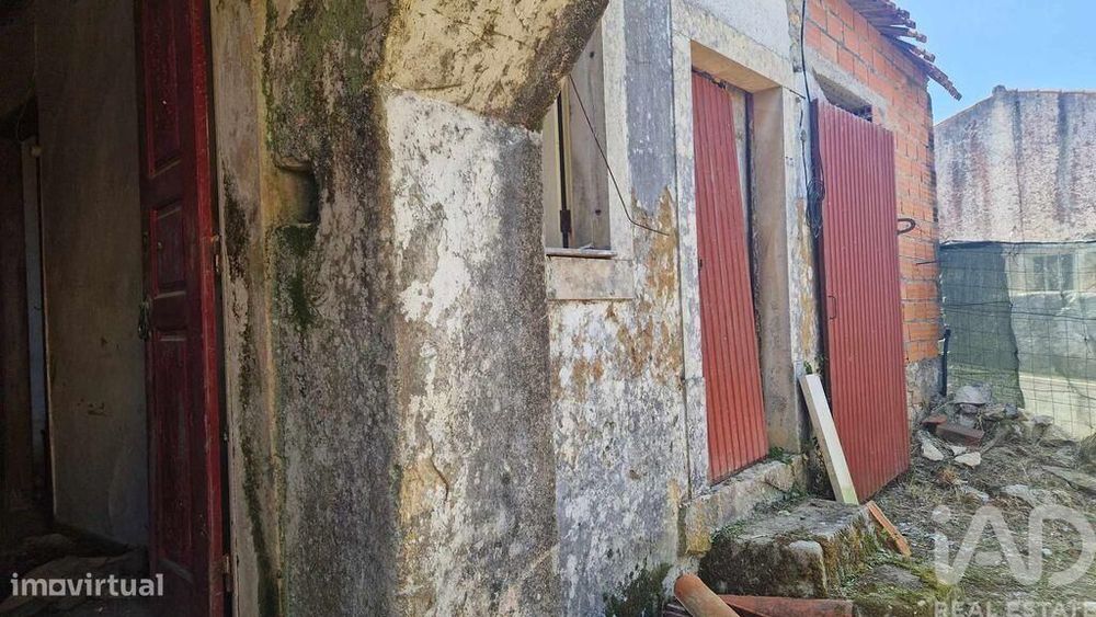 Casa / Villa T3 em Alqueidão da Serra de 234,00 m2