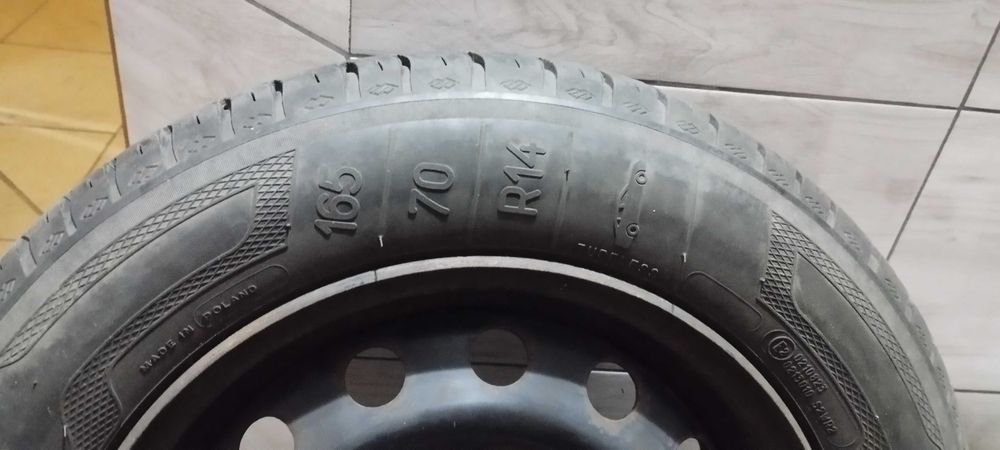Sprzedam opony z felgami 165*70 r 14