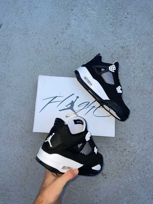 Jordan 4 Retro White Thunder R.44