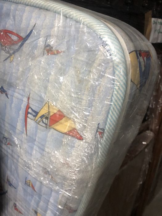 Cama de bebé / criança como nova Saint Clair