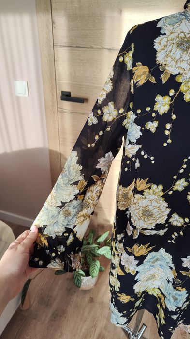 Granatowa prosta sukienka litera A w kwiaty H&M L