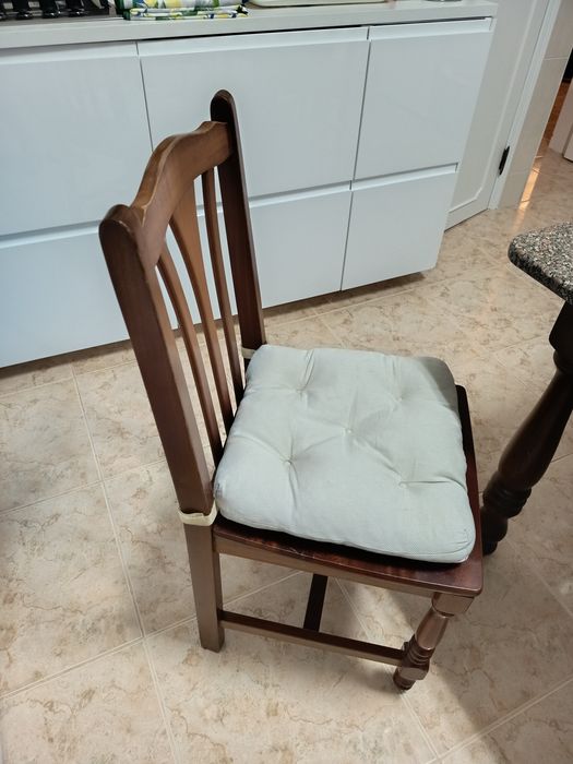 Mesa de cozinha com 4 cadeiras