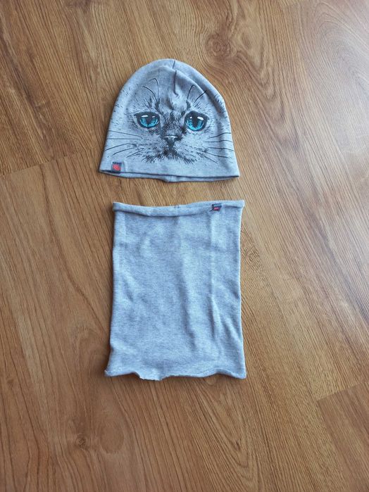 Czapka wiosenna 56 z kotkiem świecącym w ciemności + komin