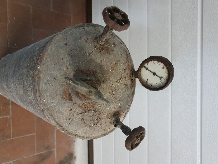 Depósito a pressão antigo