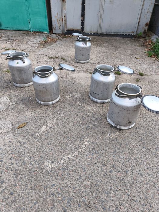 Продам.   Бідони 40 л.