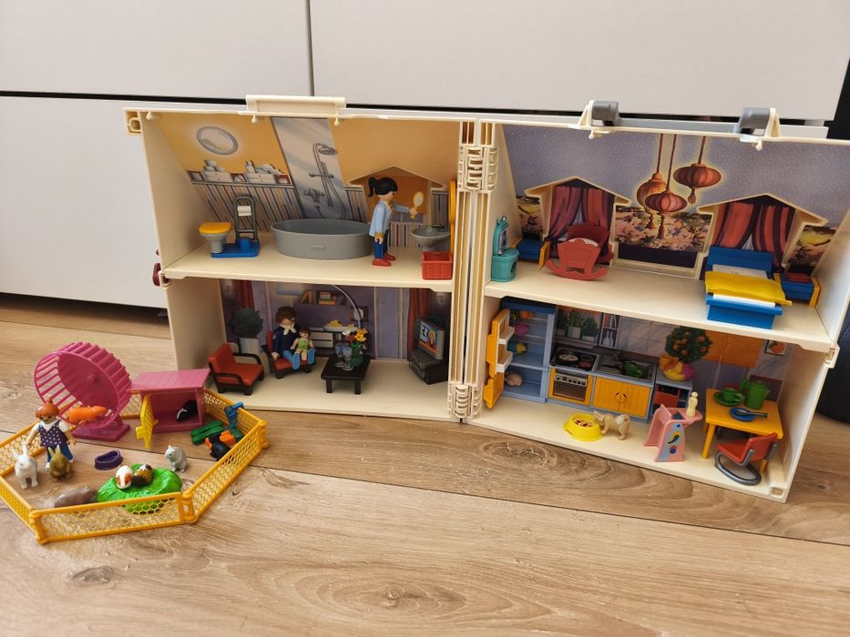 Domek Playmobil z akcesoriami gratis zagroda ze zwierzętami