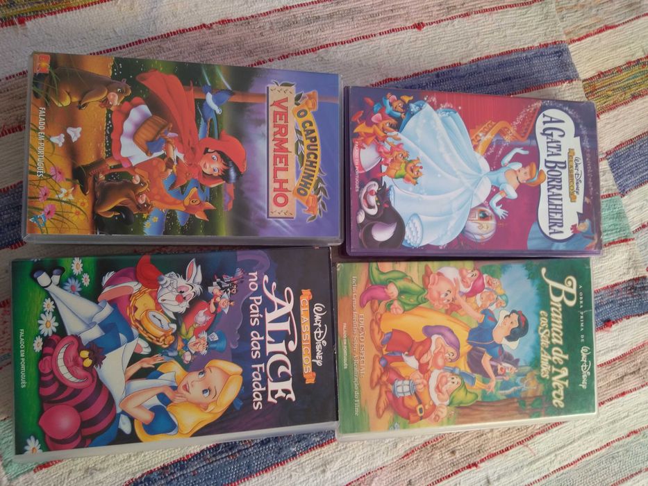 Cassetes, branca de neve, capuchinho, alice no pais maravilhas e mais