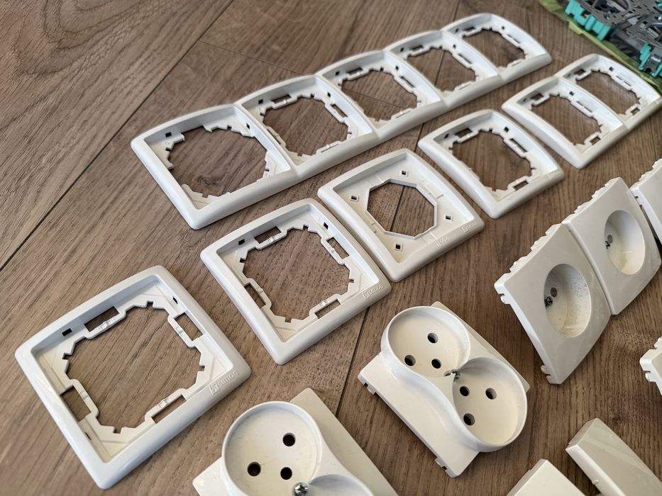 Zestaw ramek i gniazdek Simon Basic