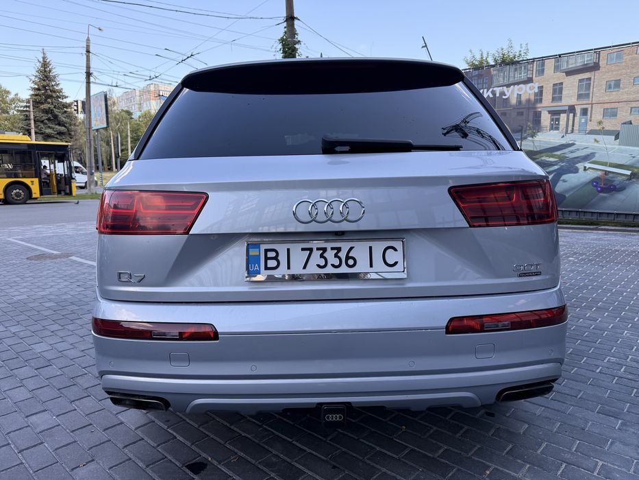 Продам Audi Q7 2016 р