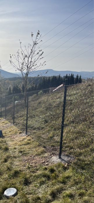 Montaż ogrodzeń/ogrodzenia (siatka, panel, drewniane)