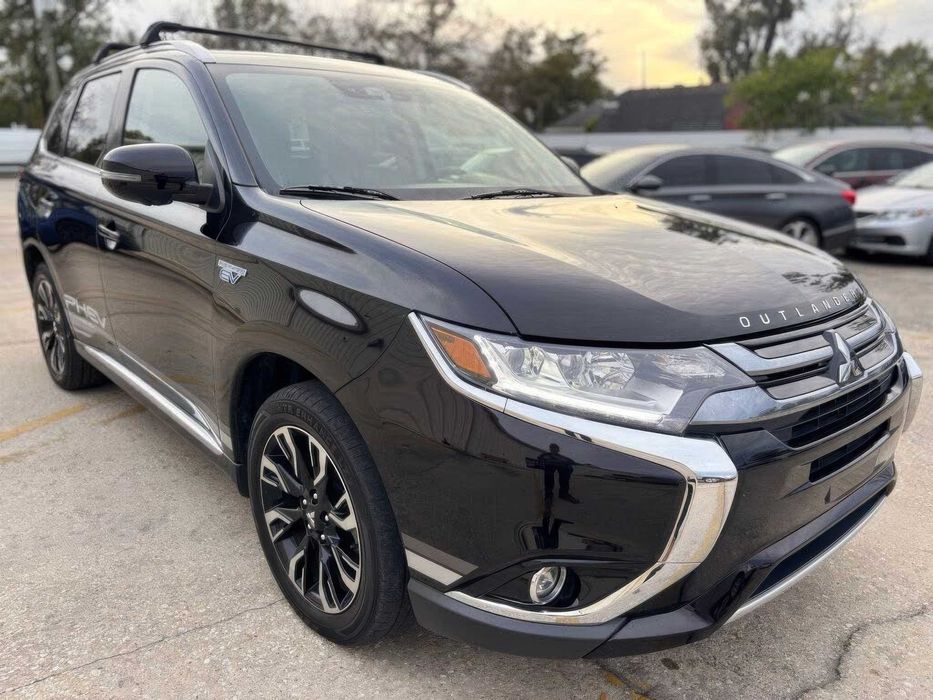 Mitsubishi Outlander PHEV      2018