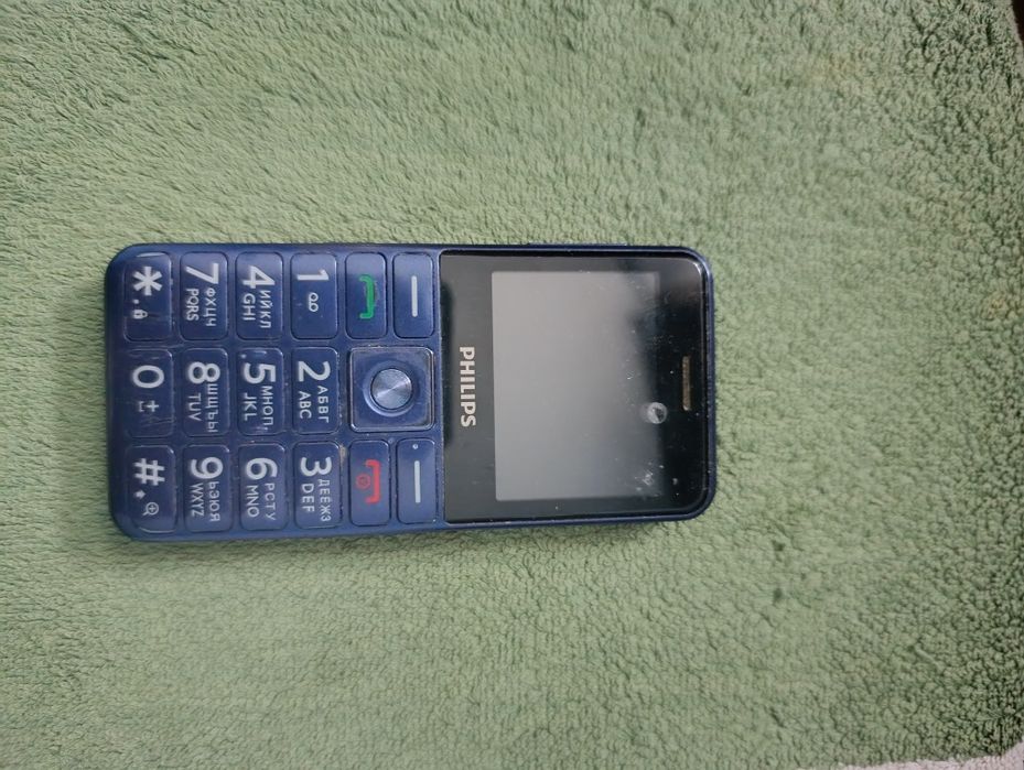 кнопочный телефон PHILIPS