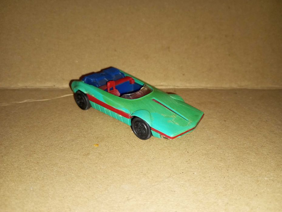Машинка игрушечная Bertone Runabout модель 1/43