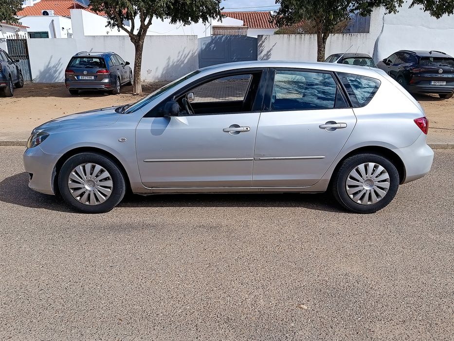 Mazda 3 HATCHBACK de 2004 5 lugares 225mil kms