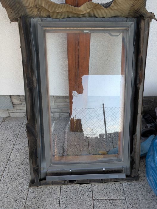 Wyłaz dachowy z demontażu