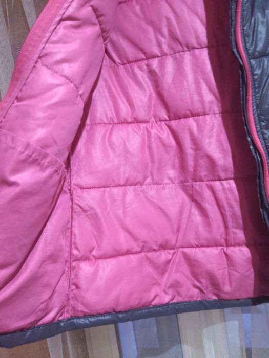 Куртка на дівчинку