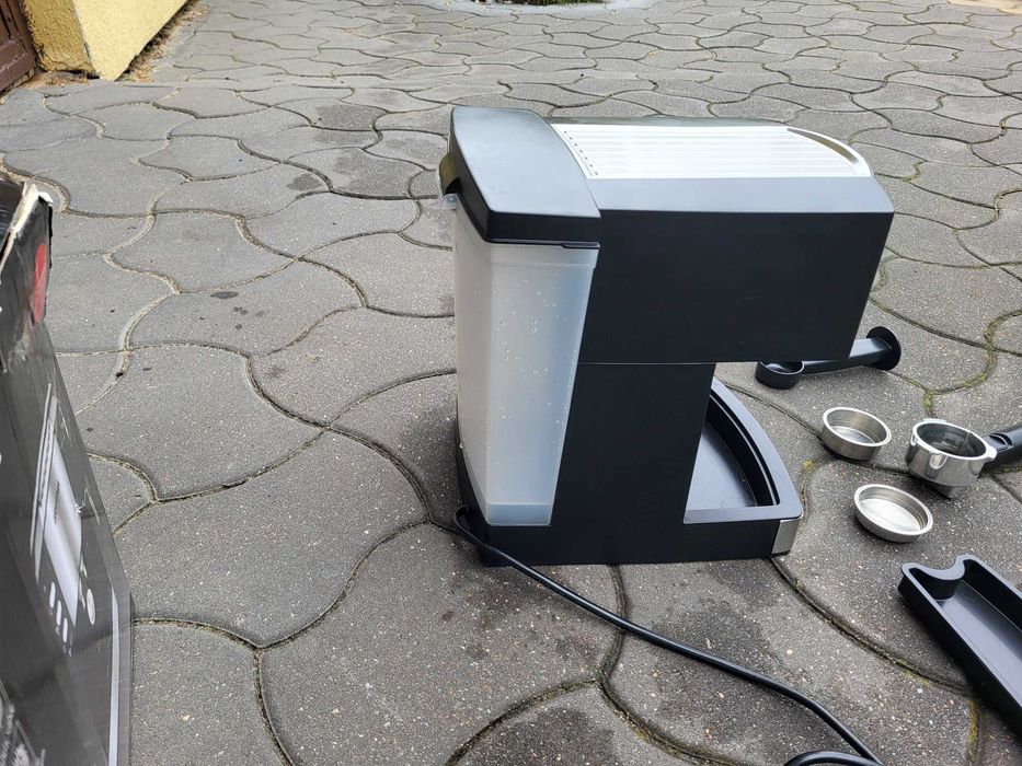 GRIFEMA GC3002 Ekspres do kawy z systemem Latte go, 1,6L nowy