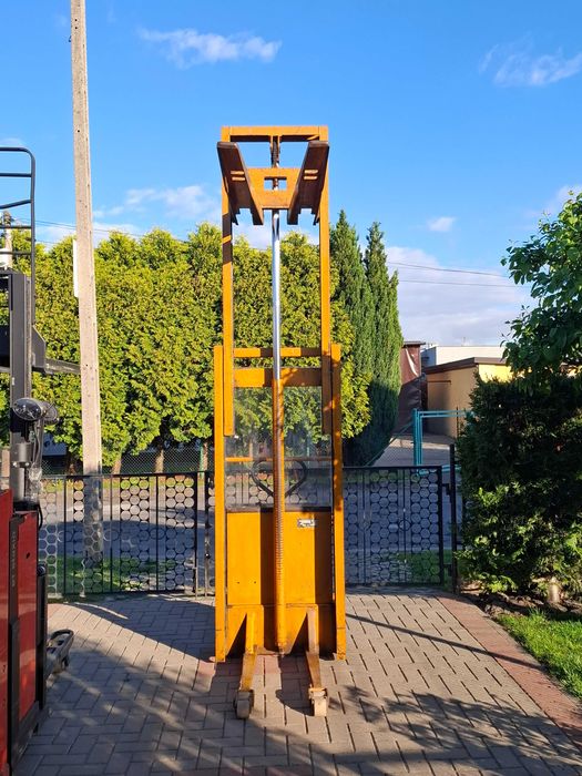 Wózek paletowy, paleciak JUNGHENRICH z wieżą