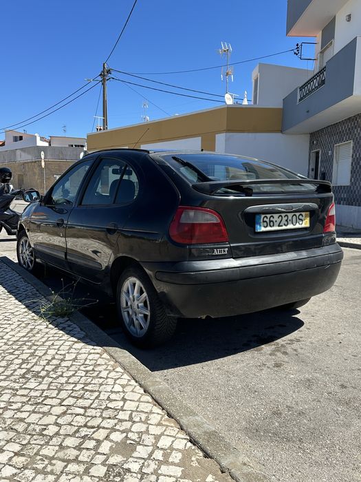 Renault Car 2000 model