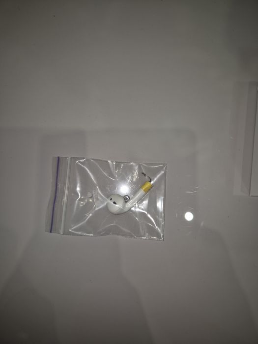 AirPods 2 кейс+правий наушник