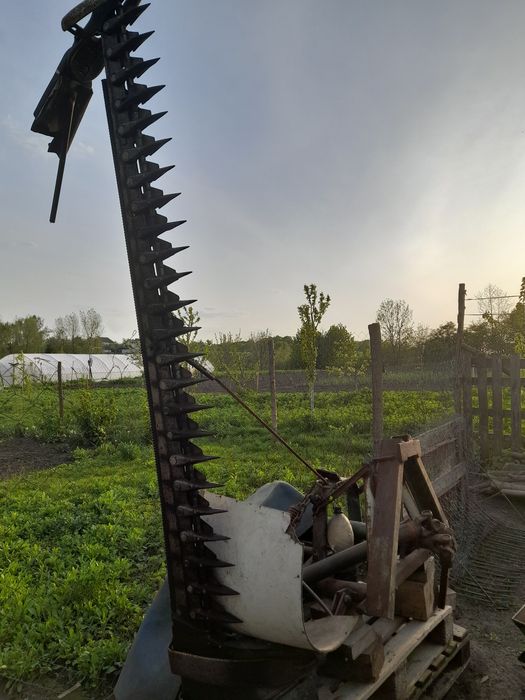 Продаю Трактор разом з ремарентом